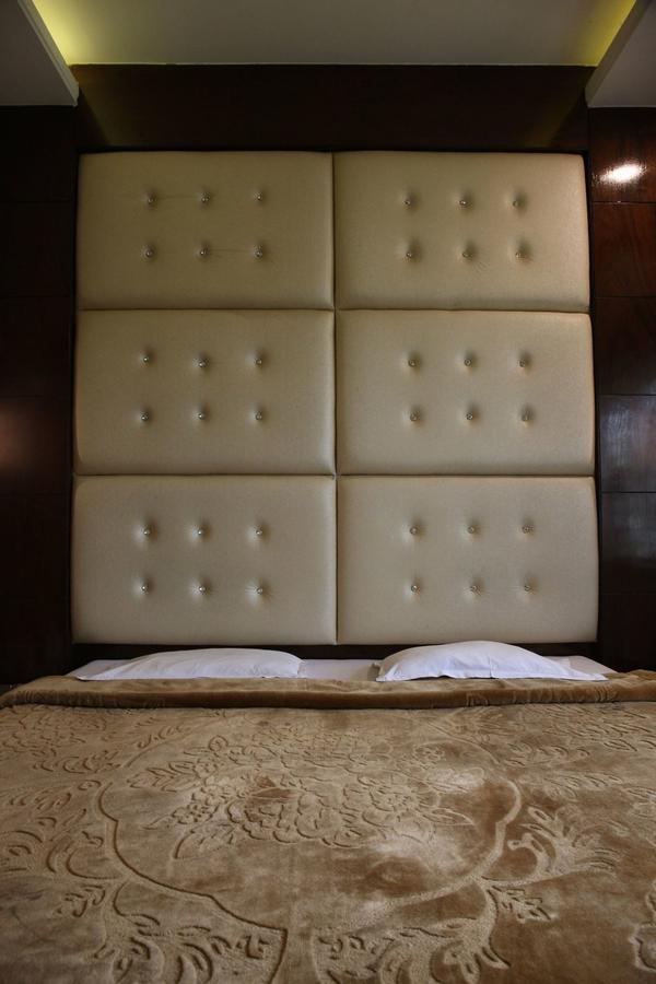 Hotel Welcome Palace Агартала Екстериор снимка