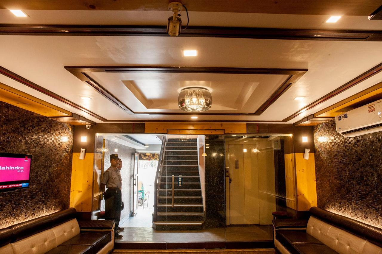 Hotel Welcome Palace Агартала Екстериор снимка