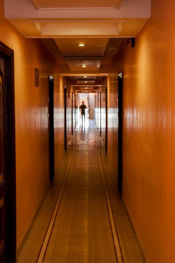 Hotel Welcome Palace Агартала Екстериор снимка